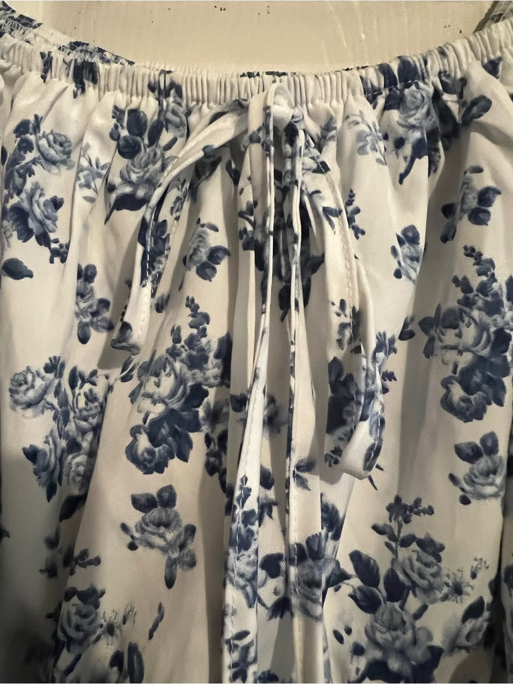 BloomChic White Dress with Blue Floral Print. Size 18/20. - Picture 7 of 10